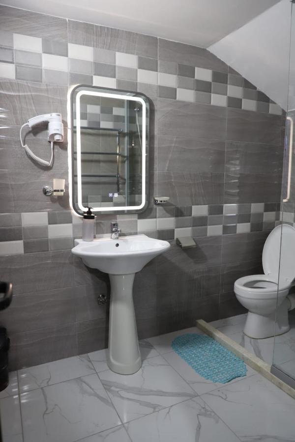 Guest House Bumbli Berat Luaran gambar